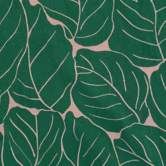 Diane Von Furstenberg Dresses & Skirts - Diane von Furstenberg skirt. Green leaf print. Size 10.